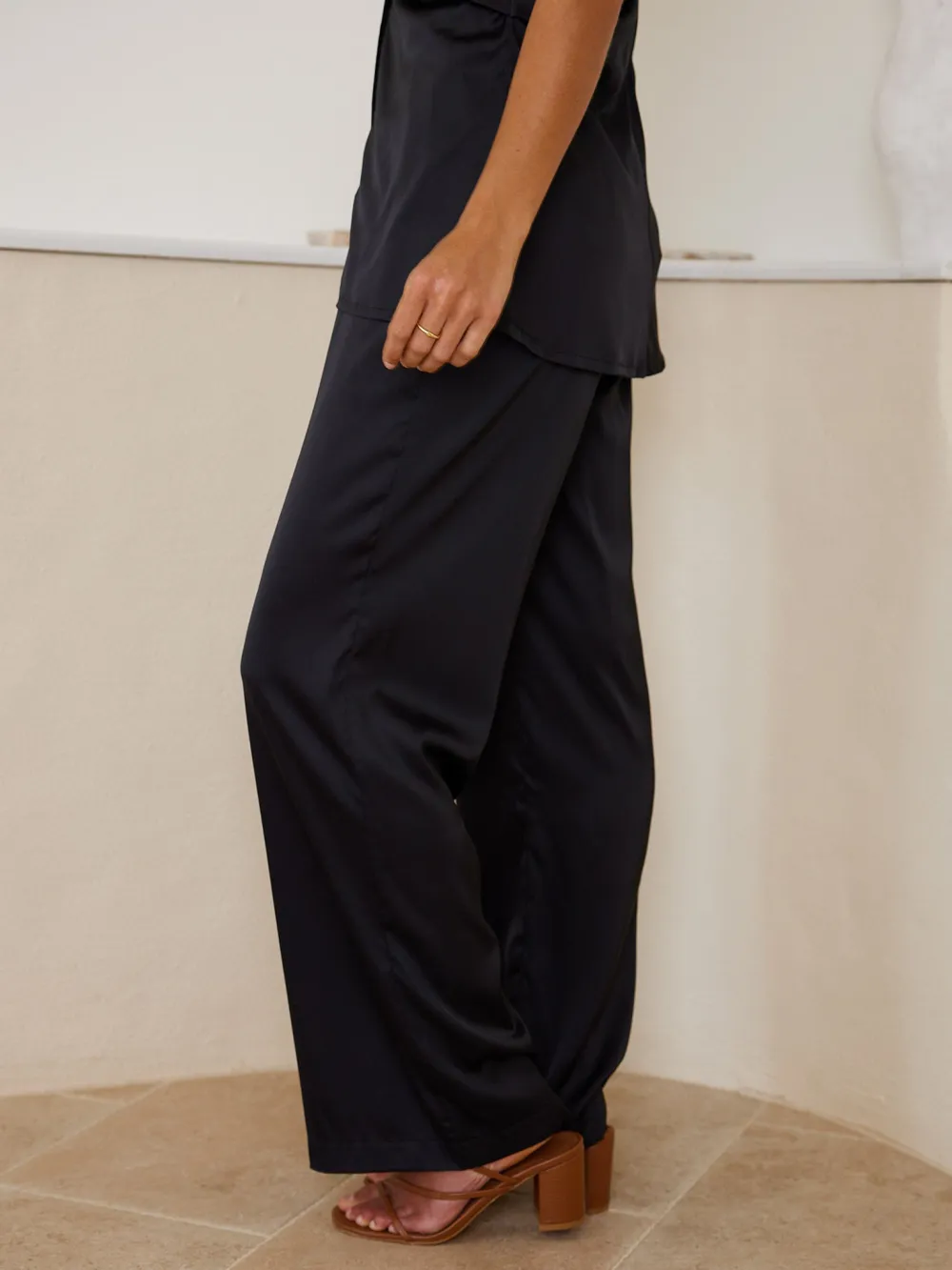 Wide-Leg High Waisted Pants