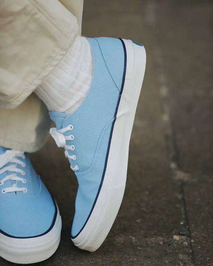 Timeless Deck Style Men's Casual Sneakers