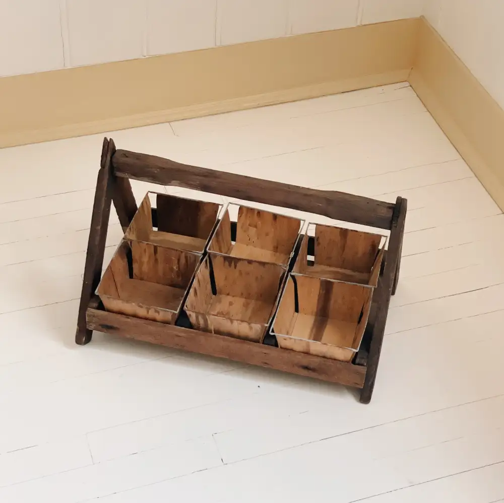 Primitive Berry Basket Carrier