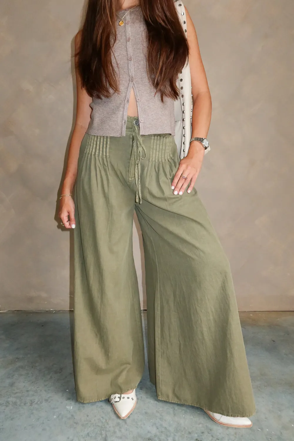 Pleated Detail Wide Leg Pants