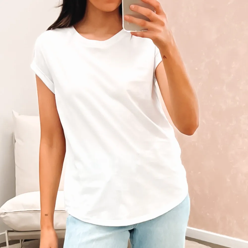 Short Sleeve Easygoing Essential Casual Tee