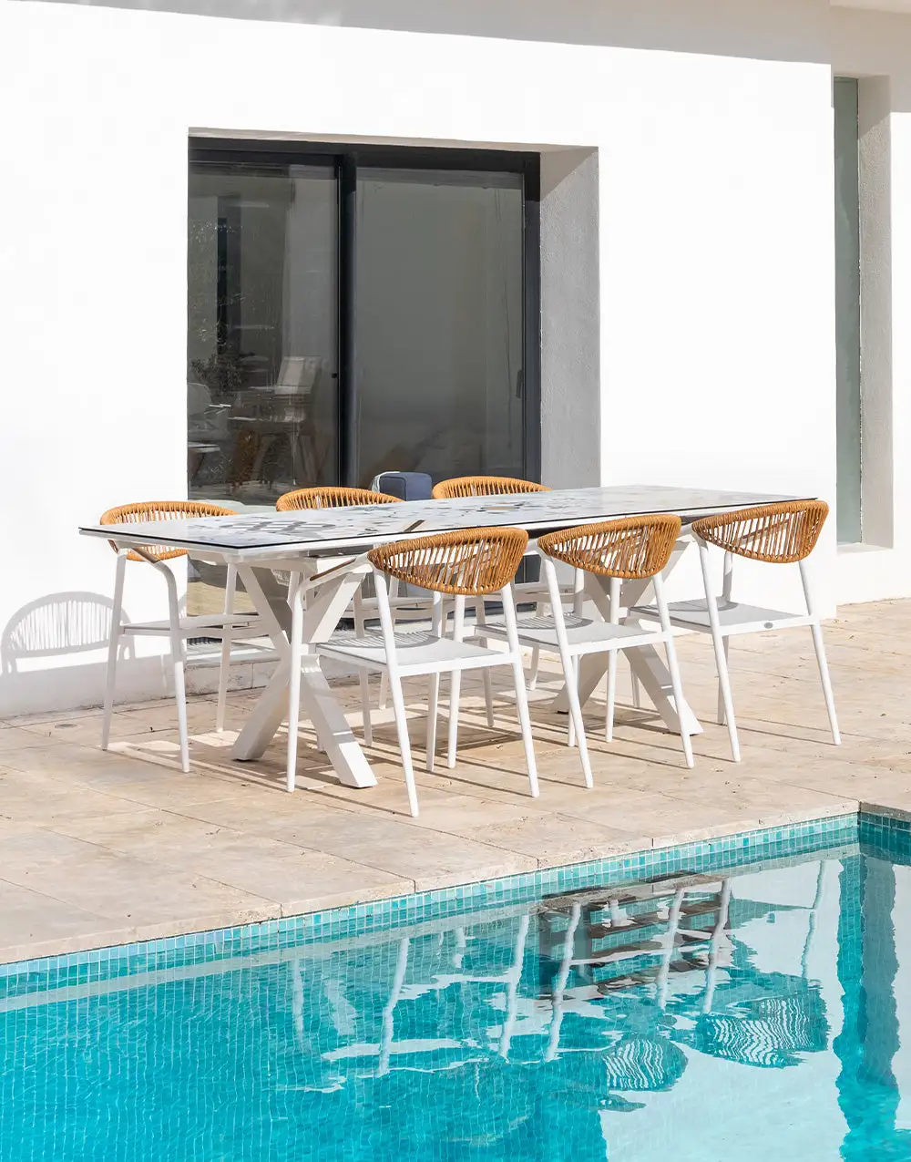 Extendable Aluminum Patio Table