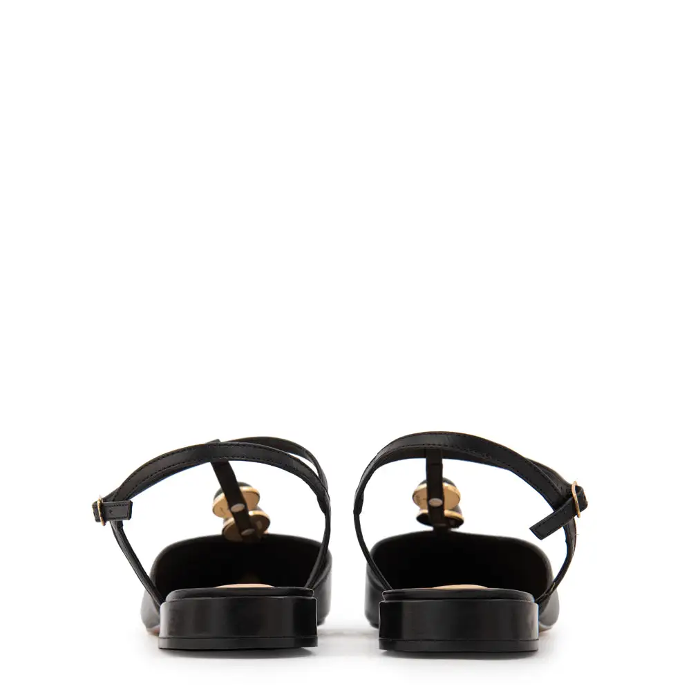 Clean Line Minimal Everyday Flats