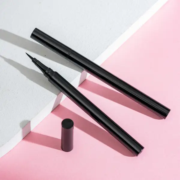 Smooth Liquid Eyeliner Pen