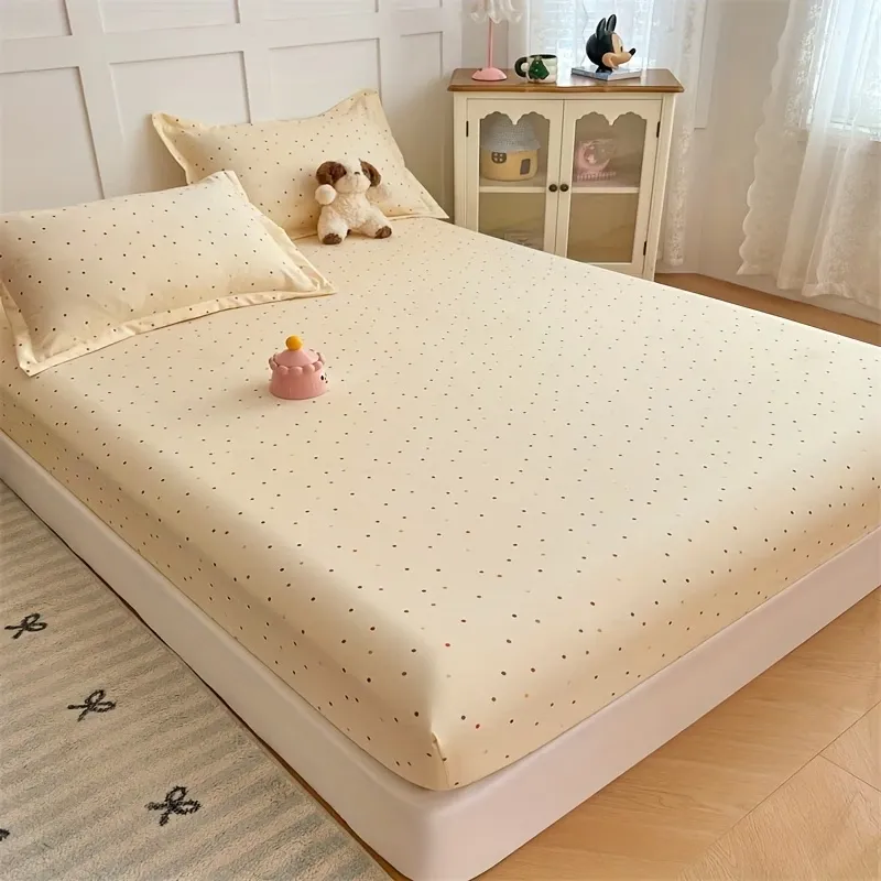 Minimalist Print Bed Sheet
