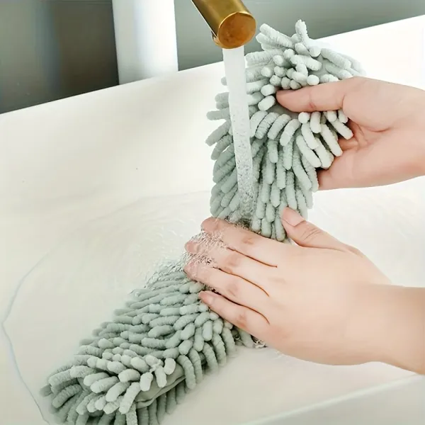 Multi-Surface Cleaning Duster
