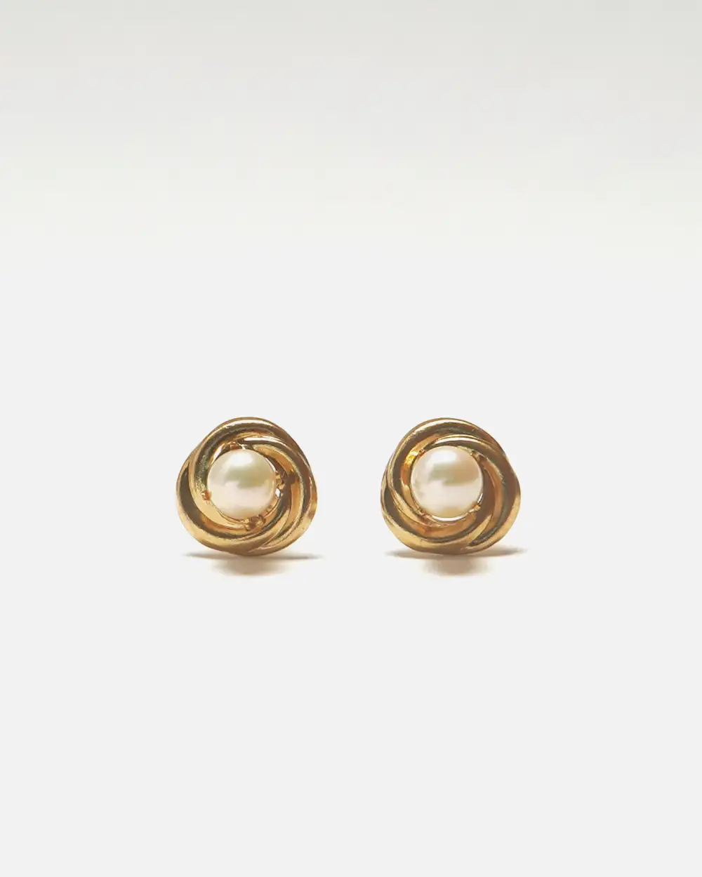 Refined Pearl Earrings