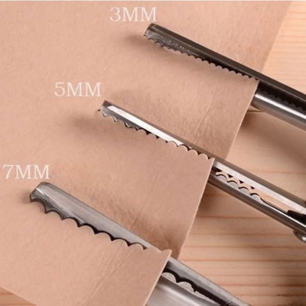 Serrated Edge Sewing Scissors