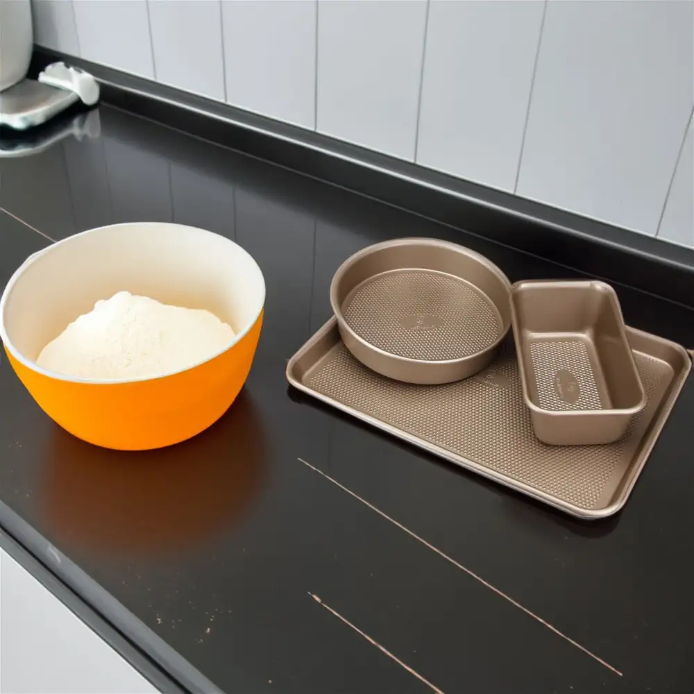 Textured Carbon Steel Baking Set