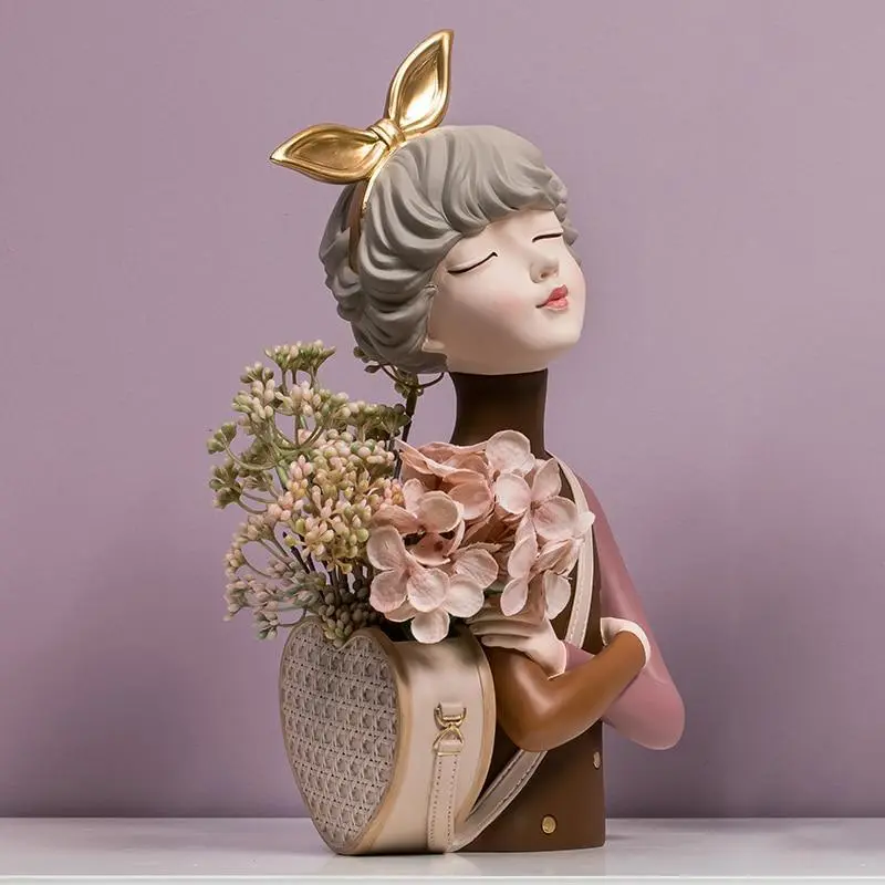 Artistic Figure Display Sculpture