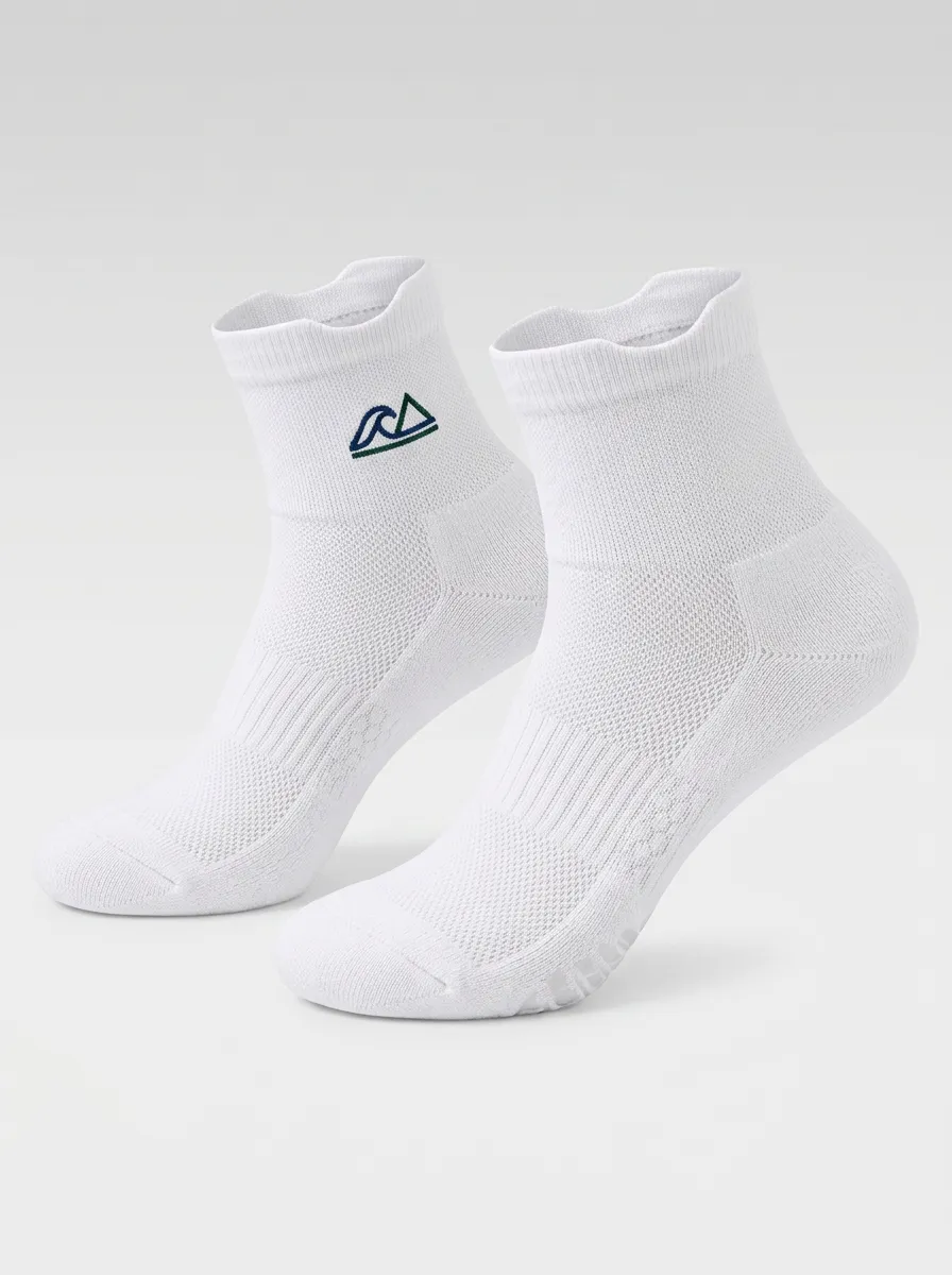 White Mountain Graphic Athletic Ankle Socks