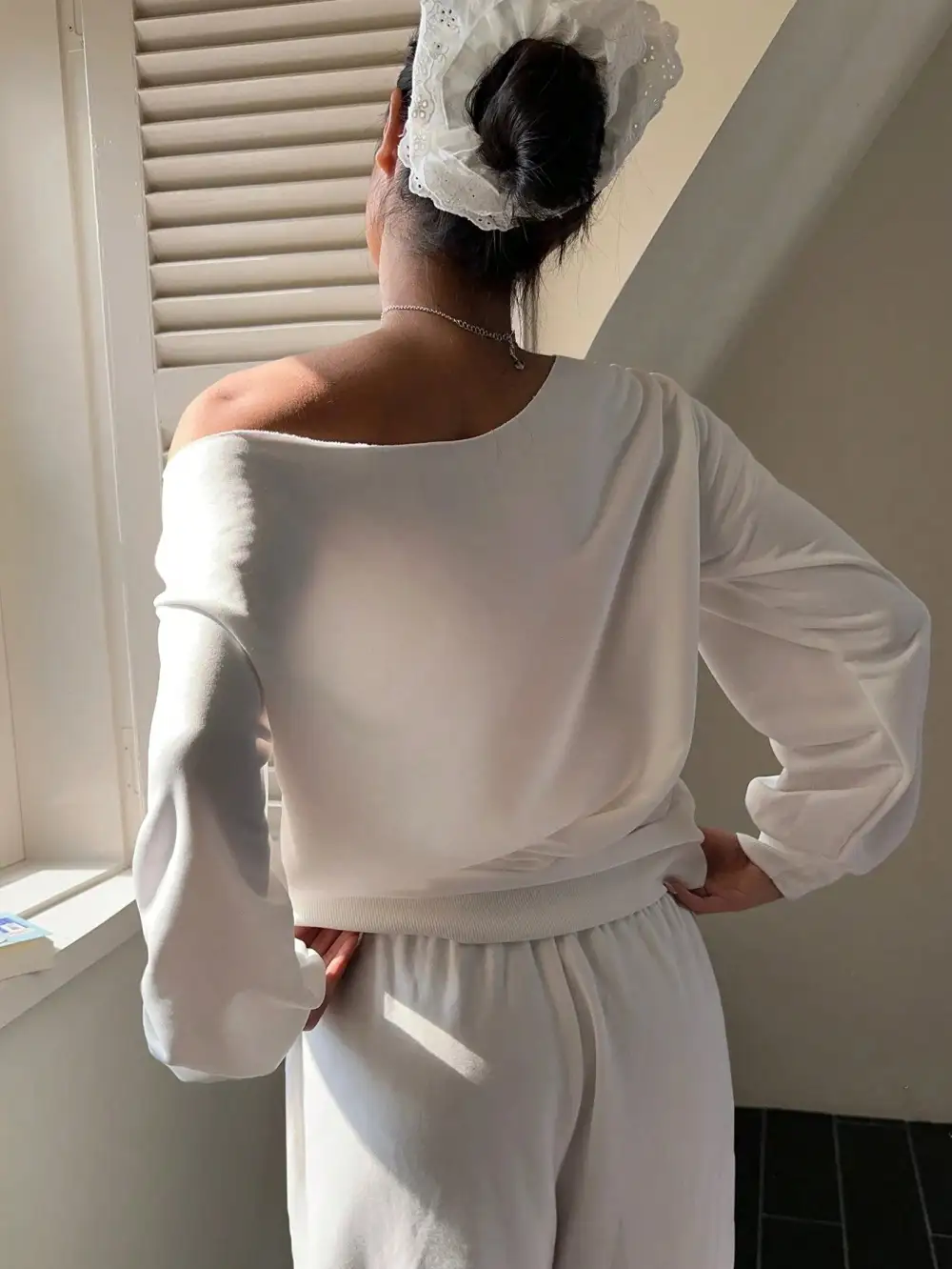 Women Bow Graphic Relaxed Fit Lace Detail Sweatshirt