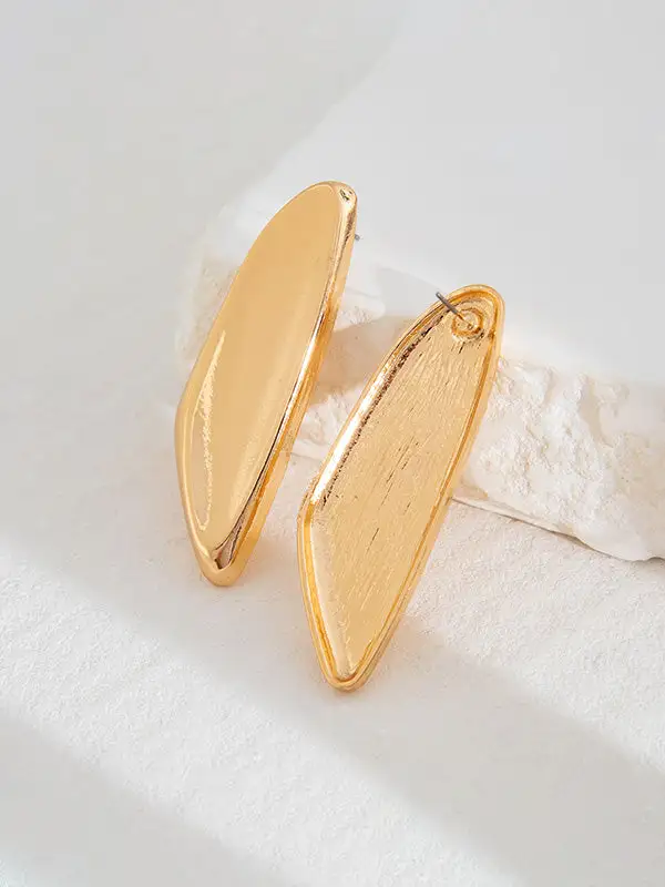 Artful Leaf Accent Earrings