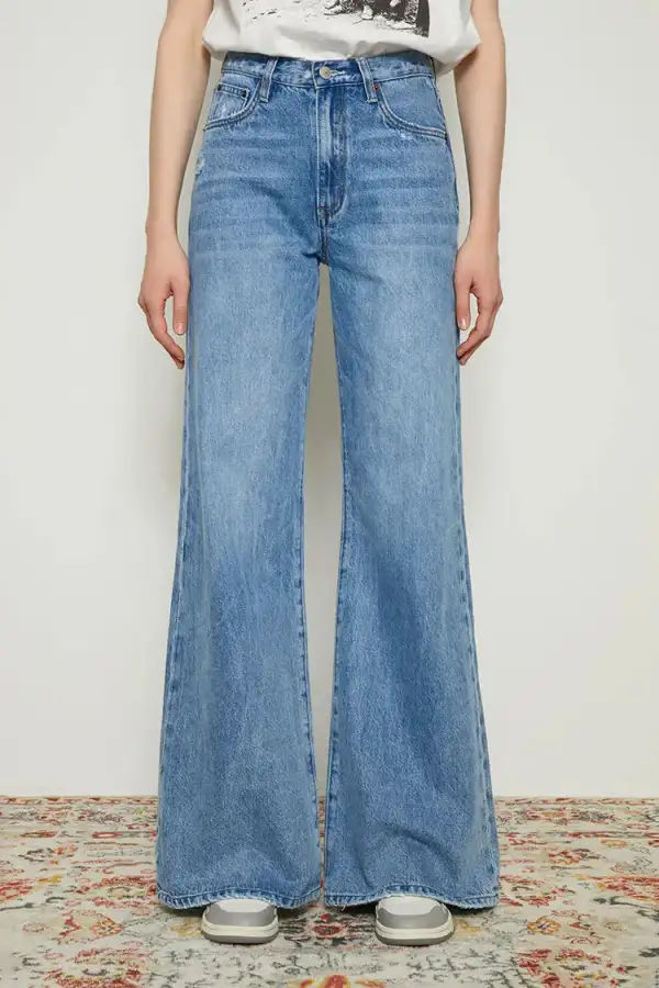Bootcut High Rise Whiskered Denim Jeans