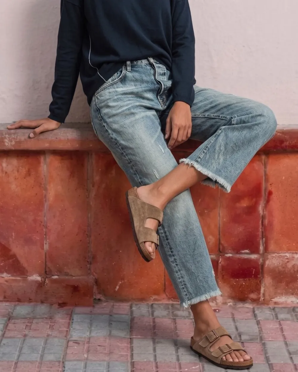 Casual Raw-Hem Mid-Rise Cropped Jeans