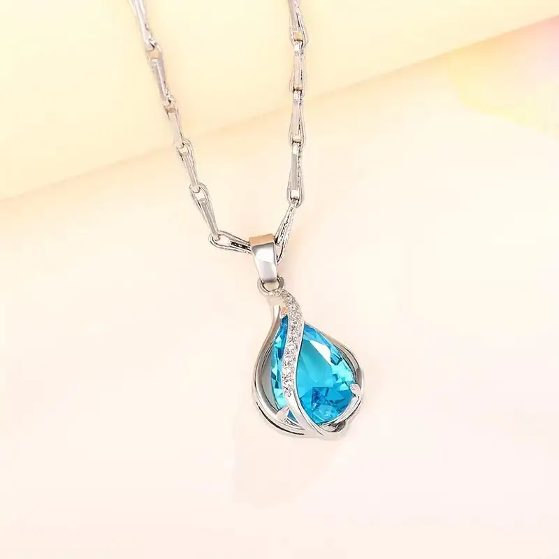 Minimal Ribbed Pendant Necklace
