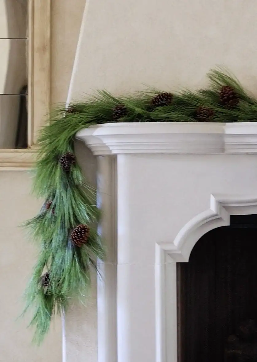 Artificial Full Pine Needle Pinecone Garland