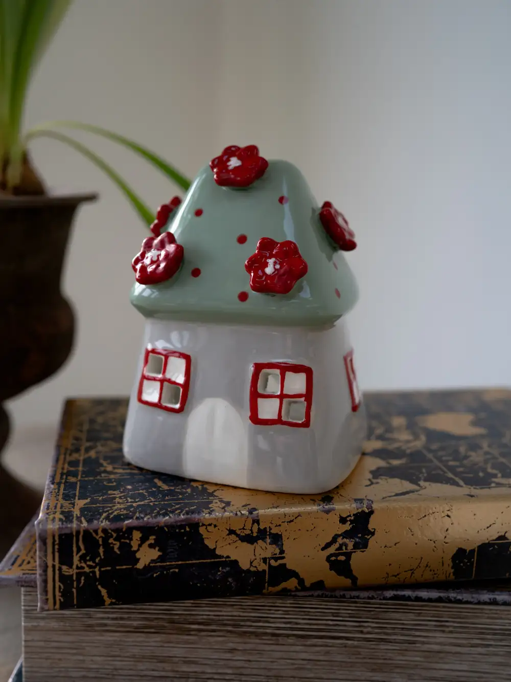 Ceramic Daisy House Ornament