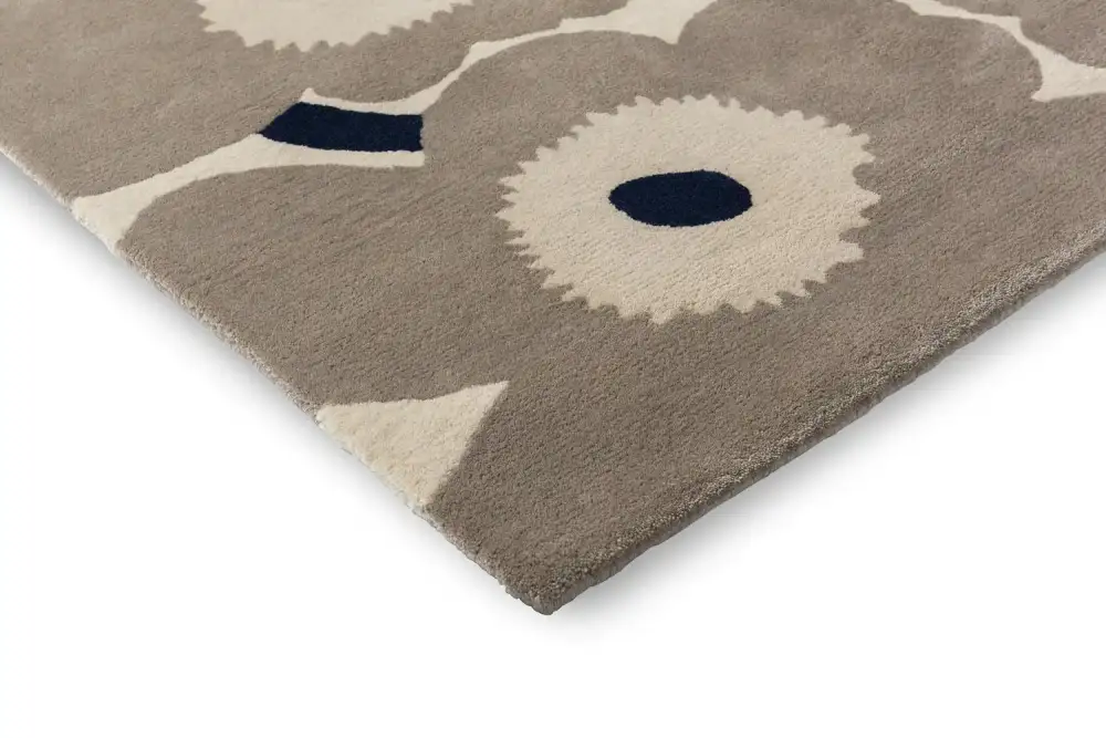 Wool Tufted Floral Relaxed Area Rug
