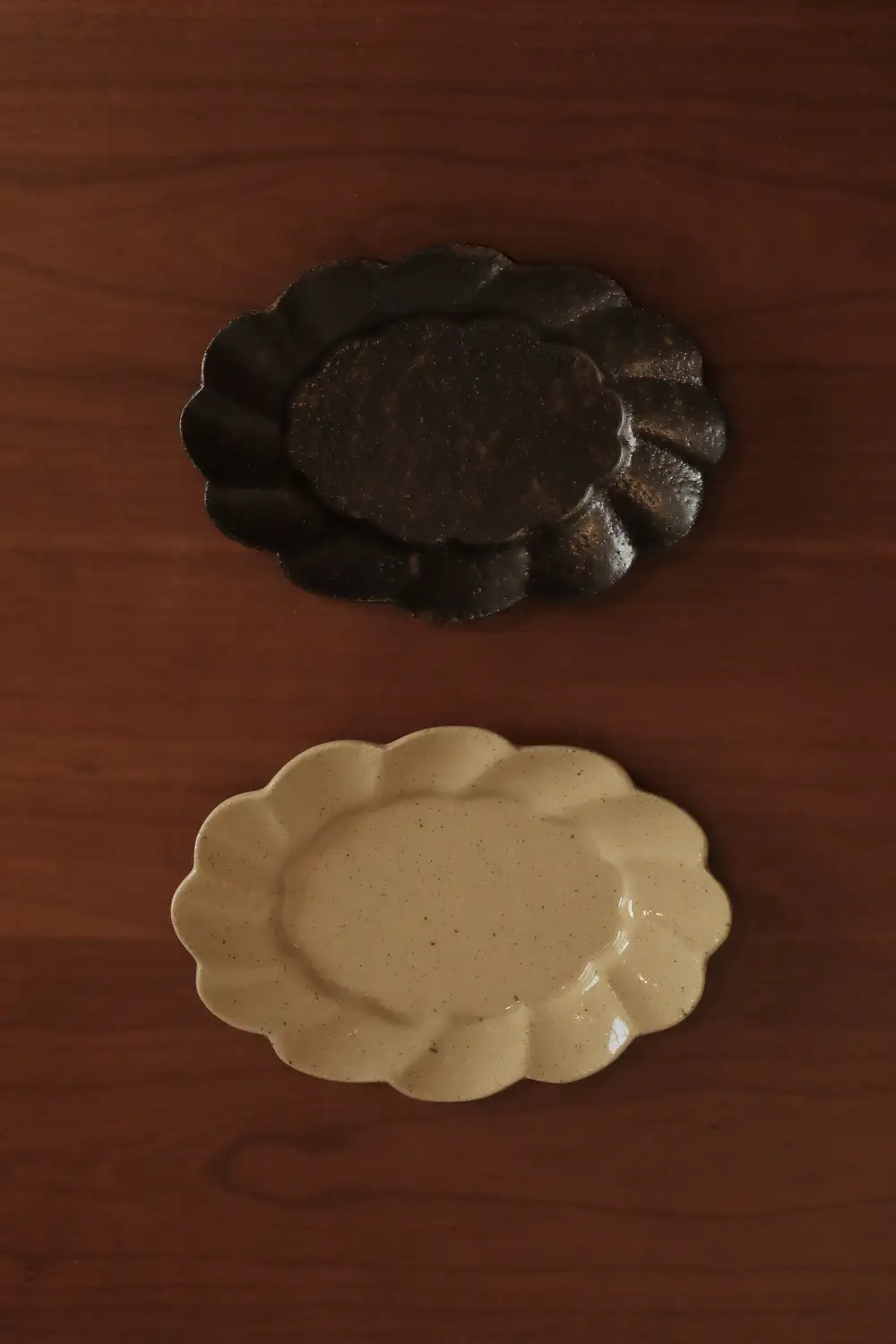 Handmade Flower-shaped Oval Plate
