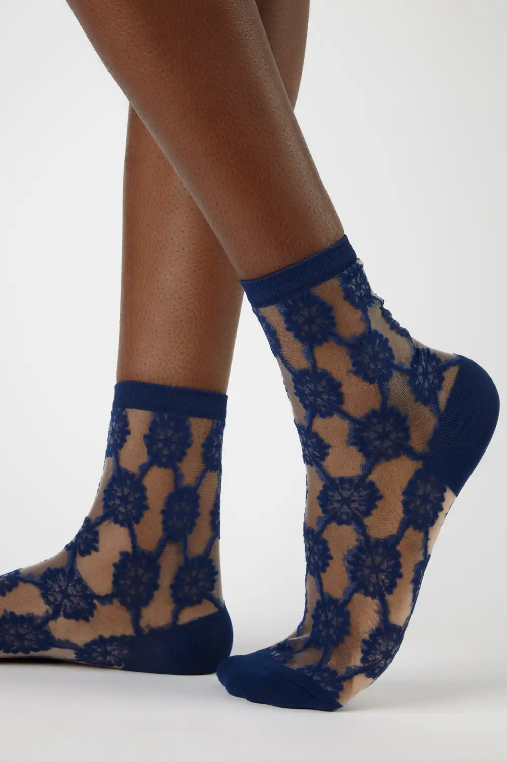Sheer Geometric Circles Socks