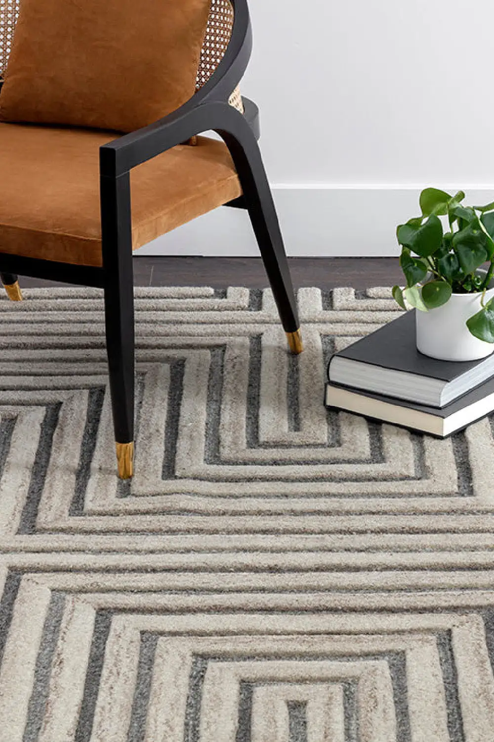 Geometric Hand-Tufted Area Rug