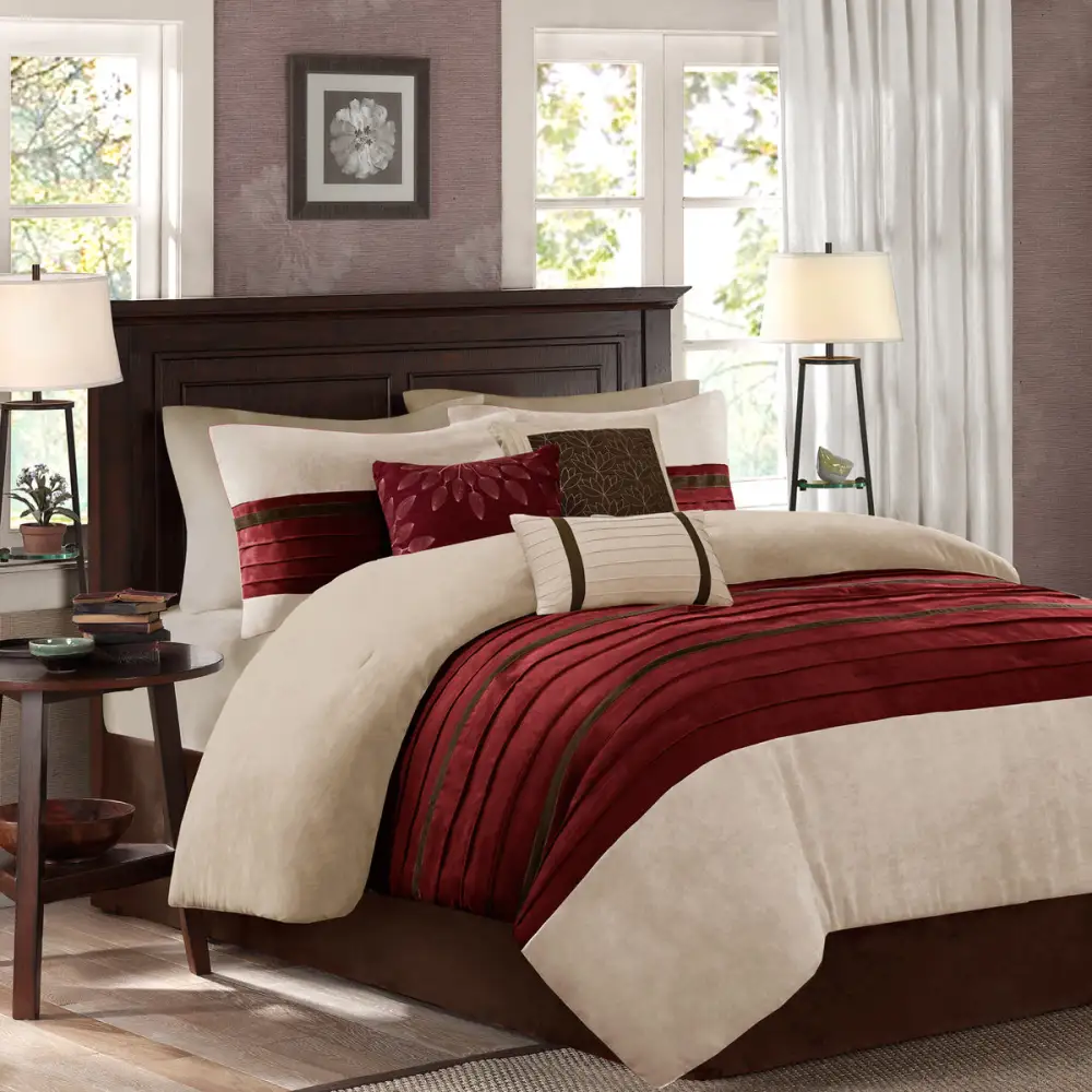 Bedroom Polyester Embroidered Comforter Bedding Set