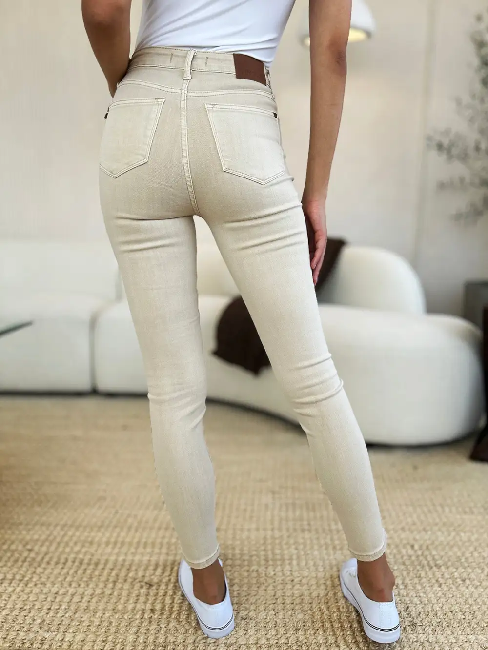 Easy-Fit Modern Comfort-Fit Jeans