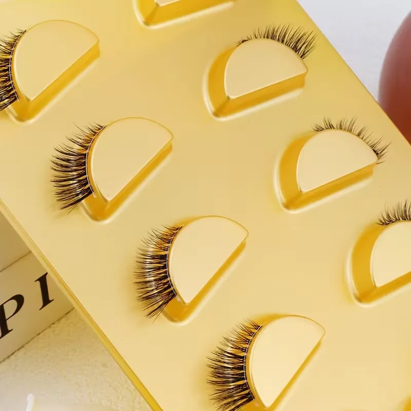 Easy-Apply Full-Look False Lashes