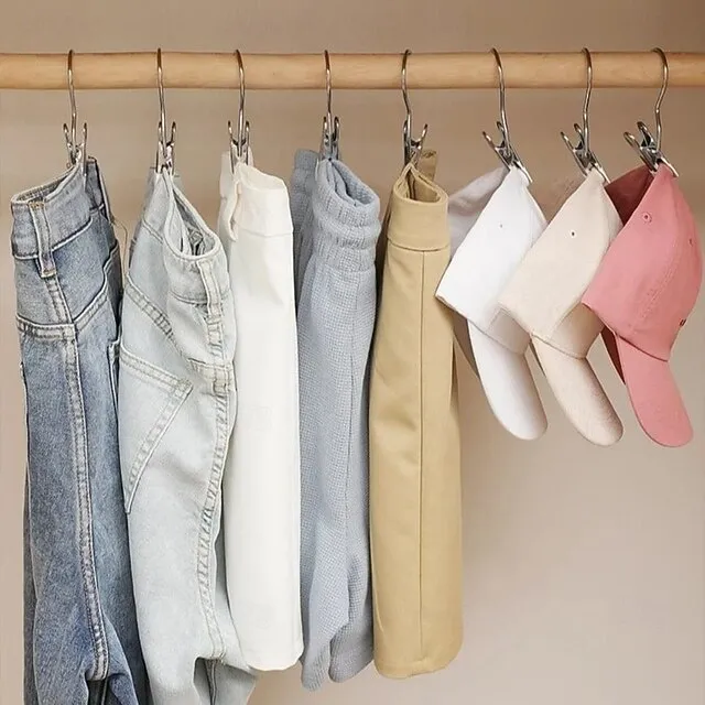 Versatile Closet Hanging Storage Clips