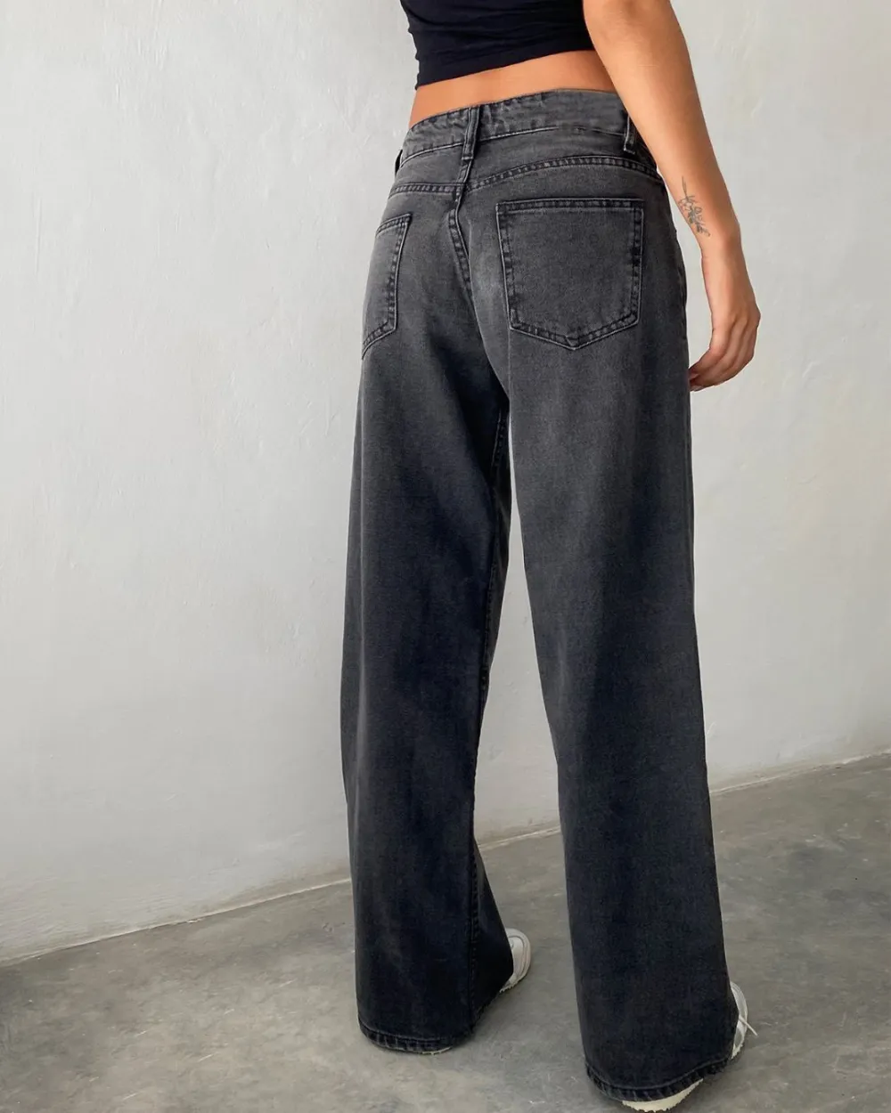 Relaxed Mid-Rise Straight-Leg Jeans