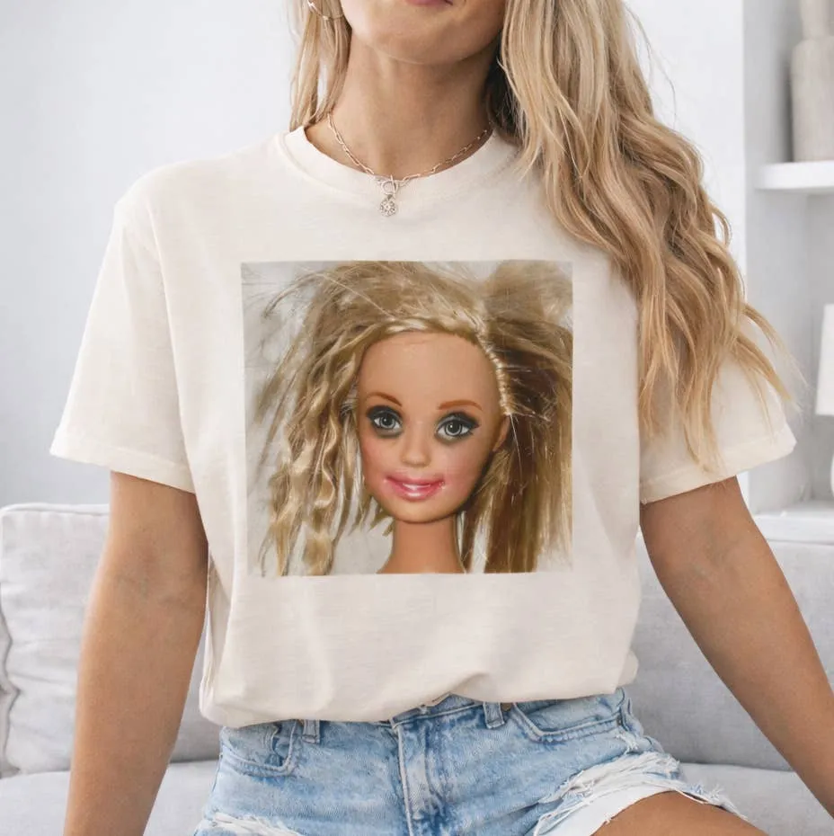 Doll Graphic Messy Graphic T-Shirt