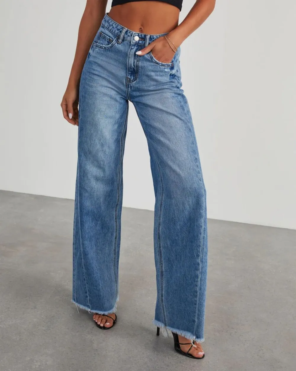 Loose Wide-Leg Raw-Hem Jeans