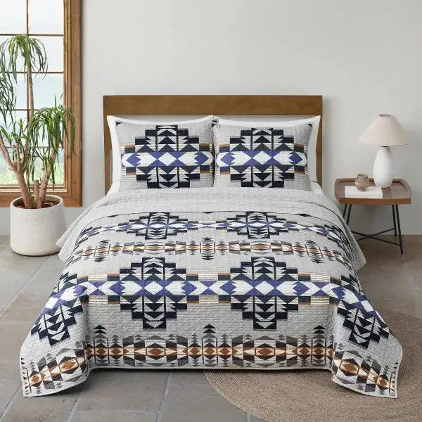 Decorative Reversible Quilted Quilt Set