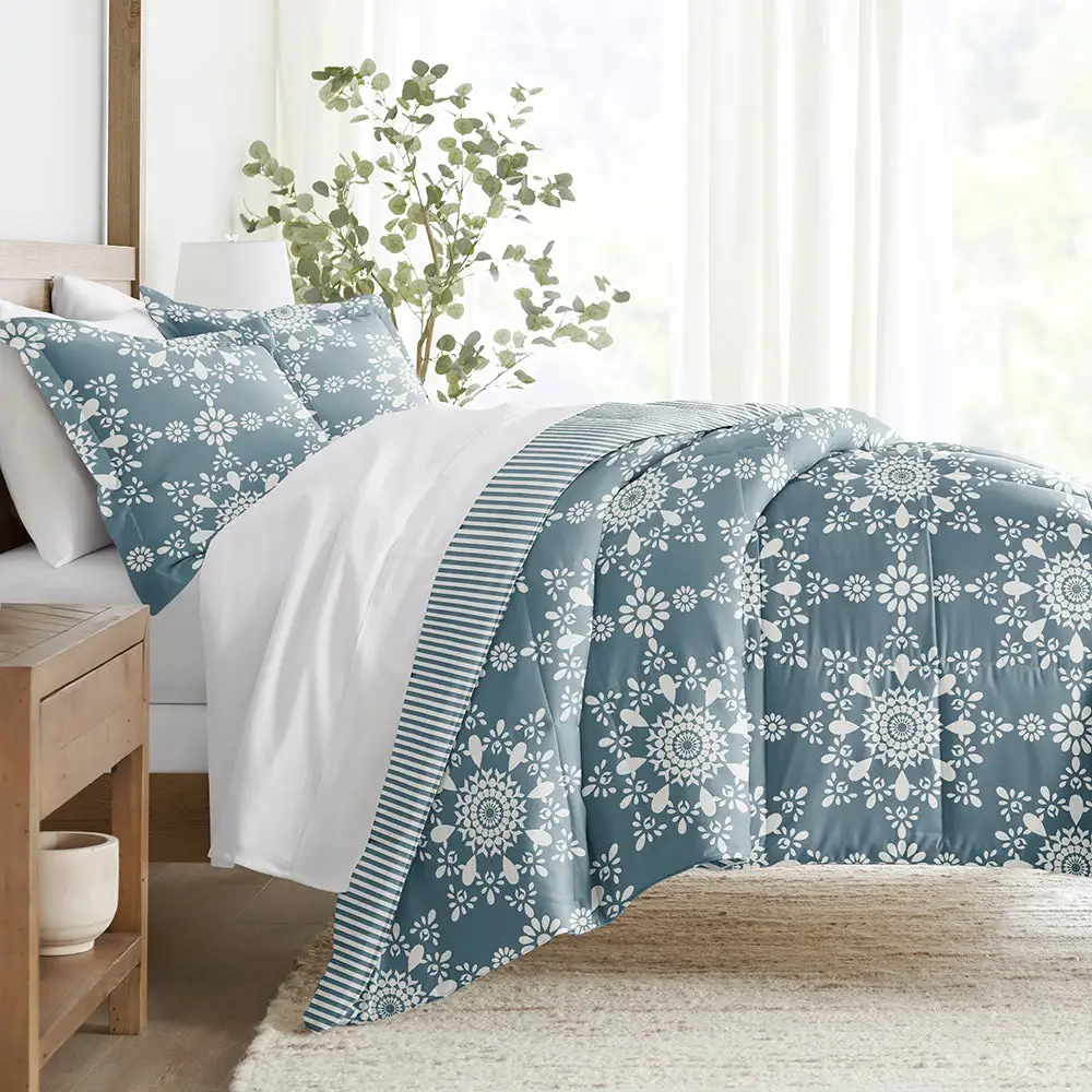 Daisy Medallion Reversible Down Alternative Comforter Set