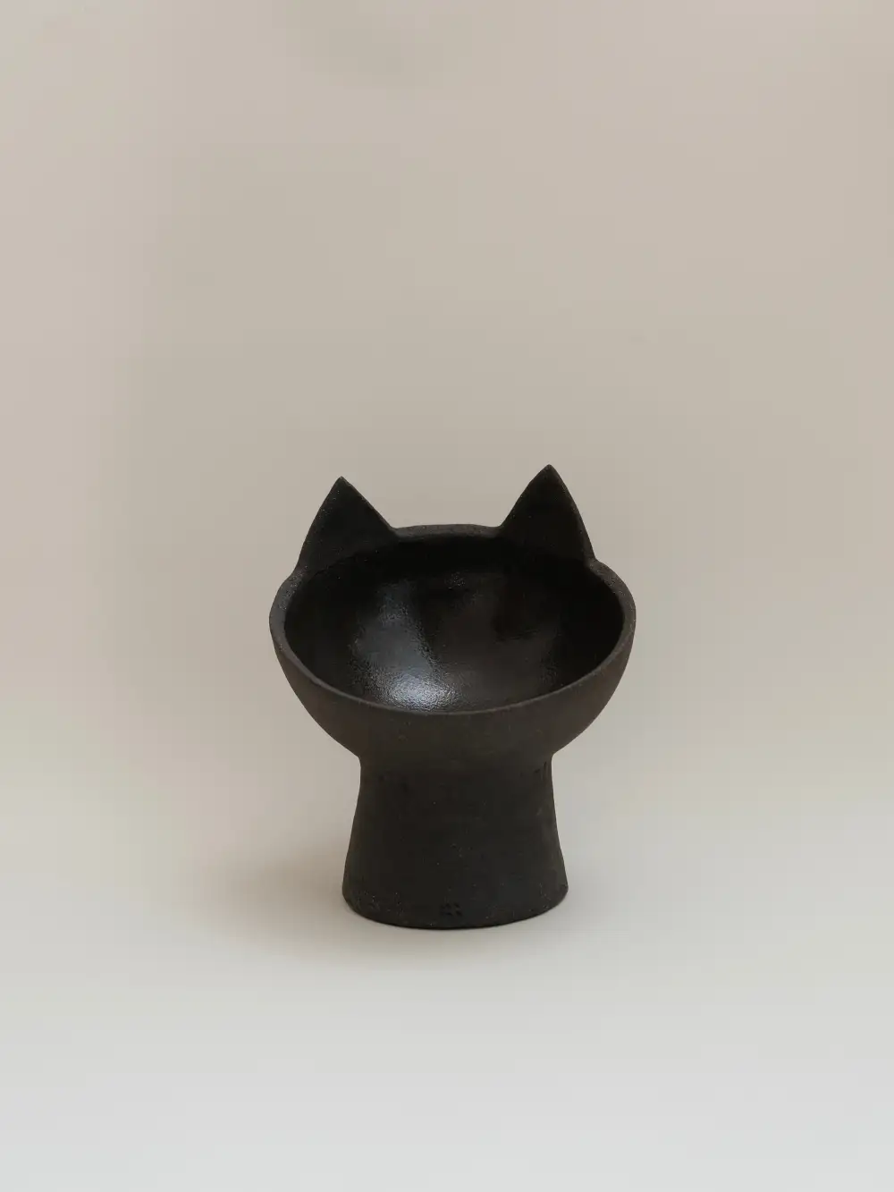 Footed Pet Bowl