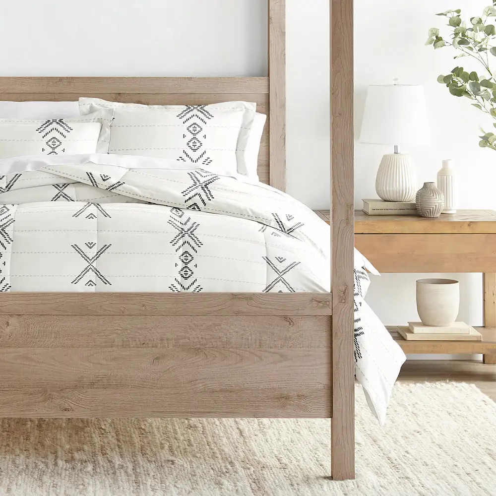 Stitch Patterned Down Alternative Comforter Set