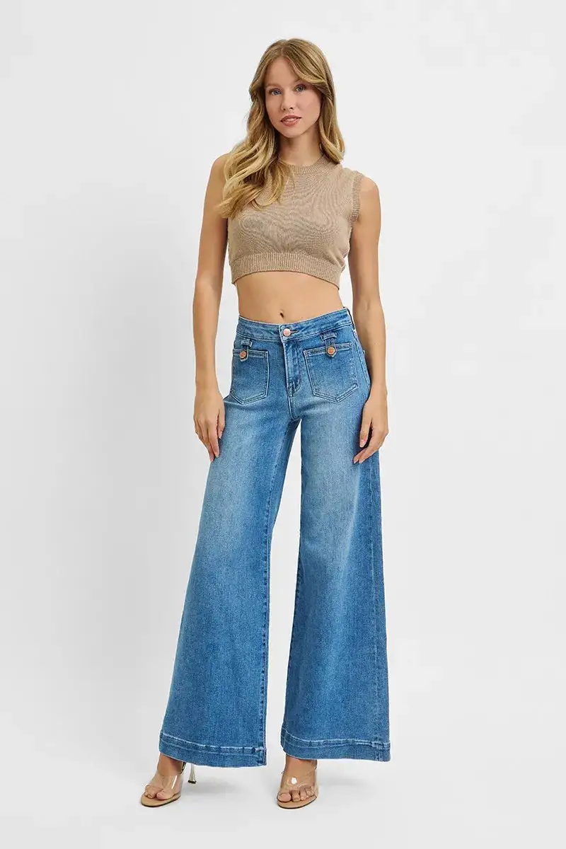 Mid Rise Wide Leg Pocketed Denim Jeans