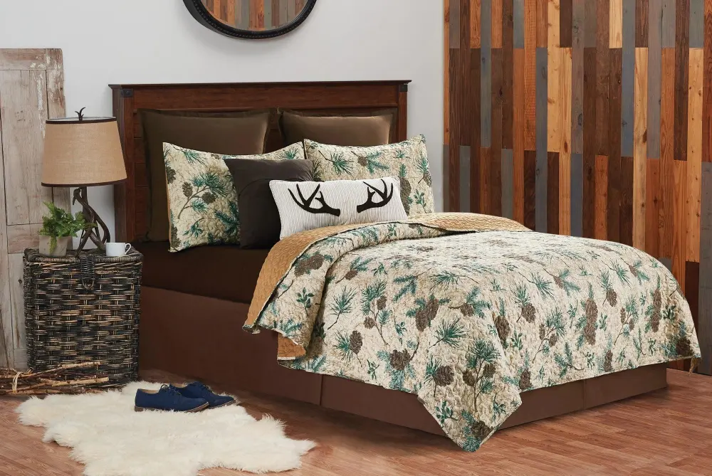 Quilted Pine Motif Quilt Set