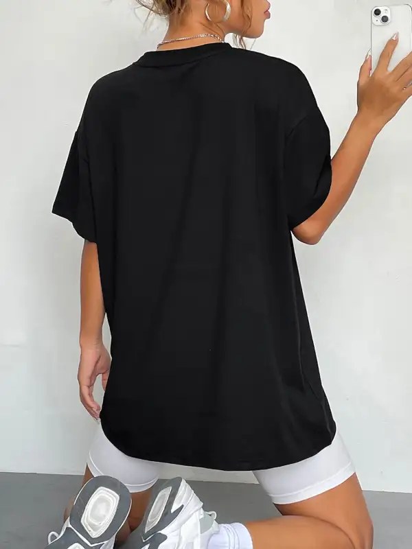 Effortless Round-Neck Short-Sleeve Graphic T-Shirt