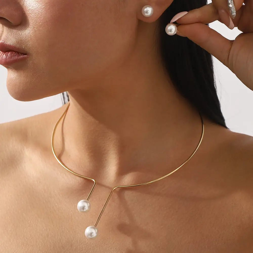 Sleek Pearl Jewelry Set