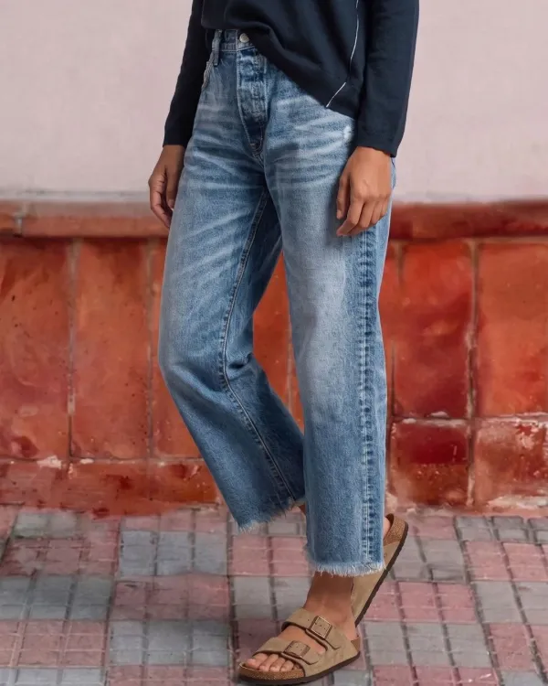 Relaxed Raw-Hem Cropped Straight Jeans