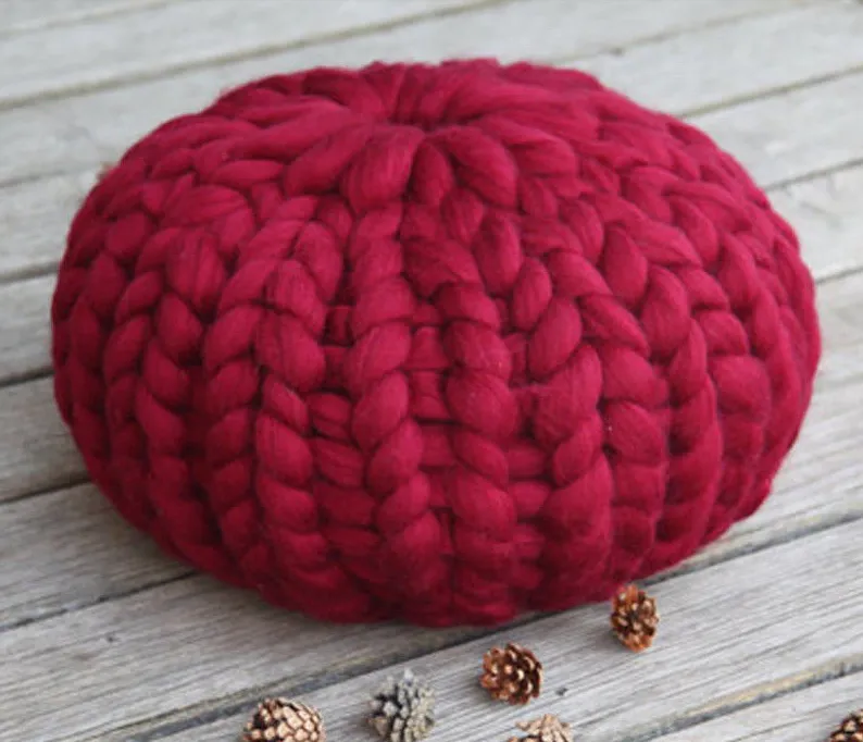 Chunky-Knit Woven Round Decorative Throw Blanket