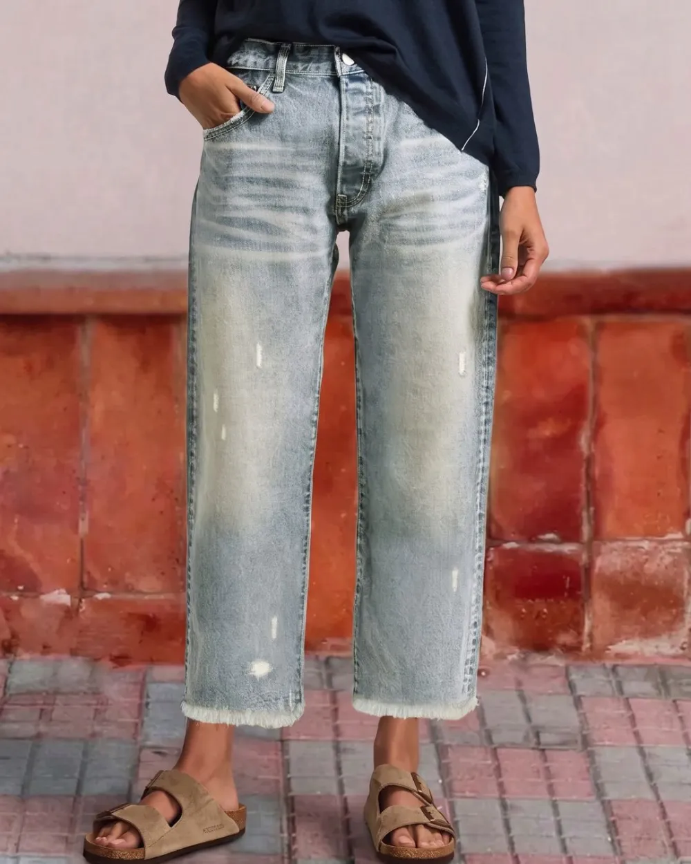 Casual Raw-Hem Mid-Rise Cropped Jeans