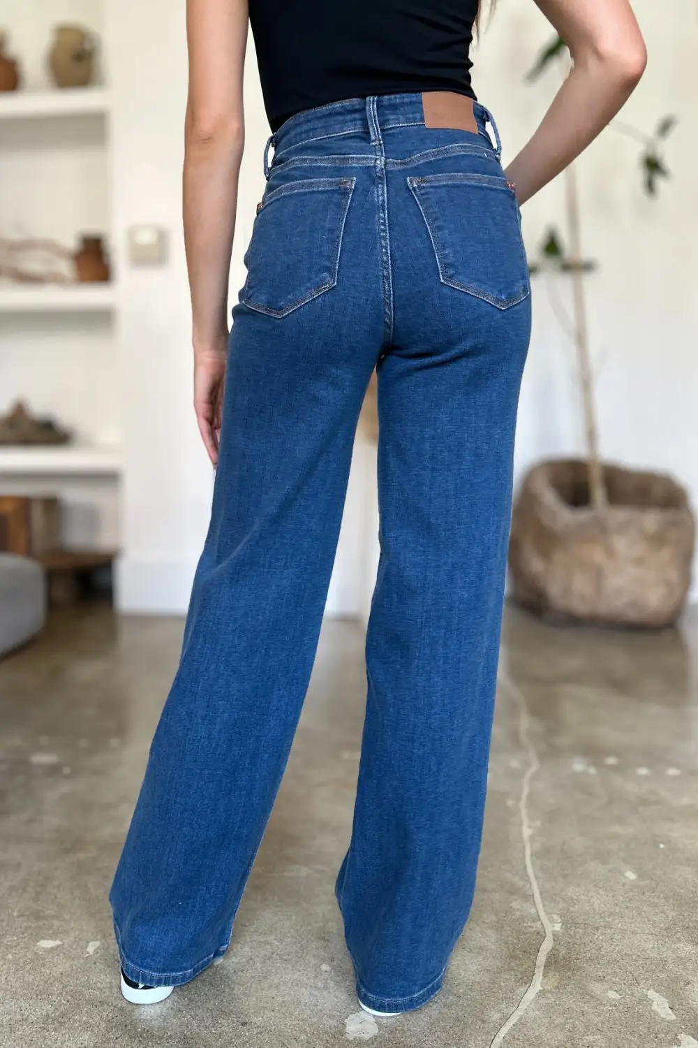 Classic Easy-Fit Jeans