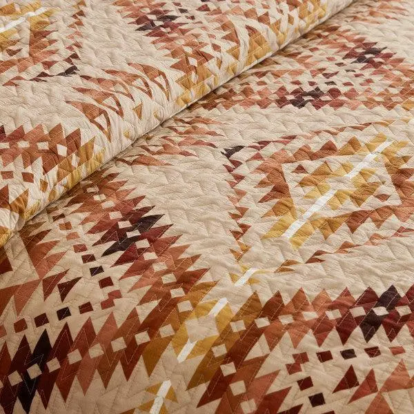Casual Quilted Geometric Quilt Set