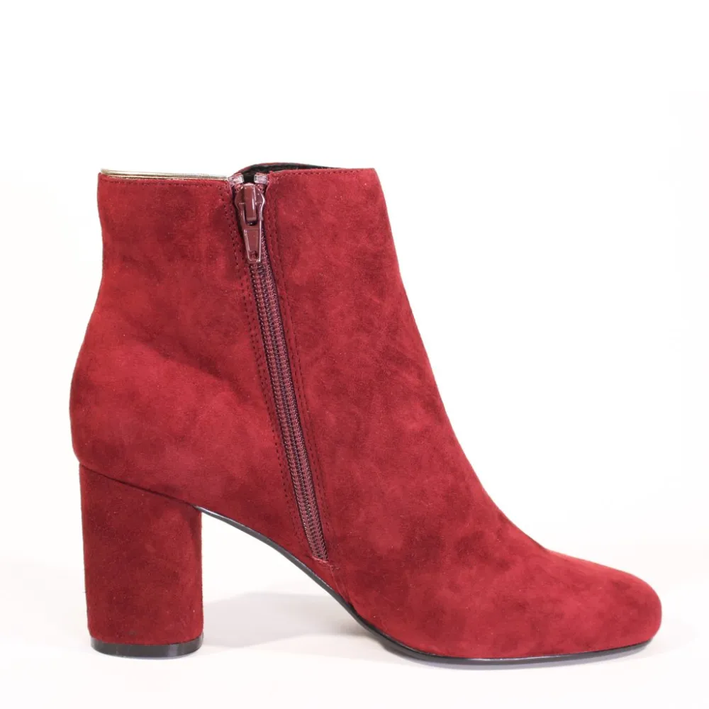 Scallop Suede Ankle Boots
