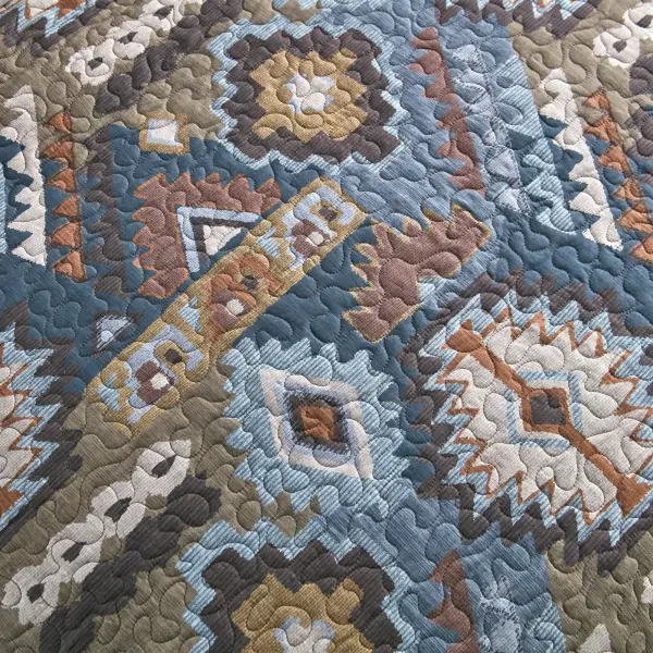 Easygoing Reversible Quilted Quilt Set