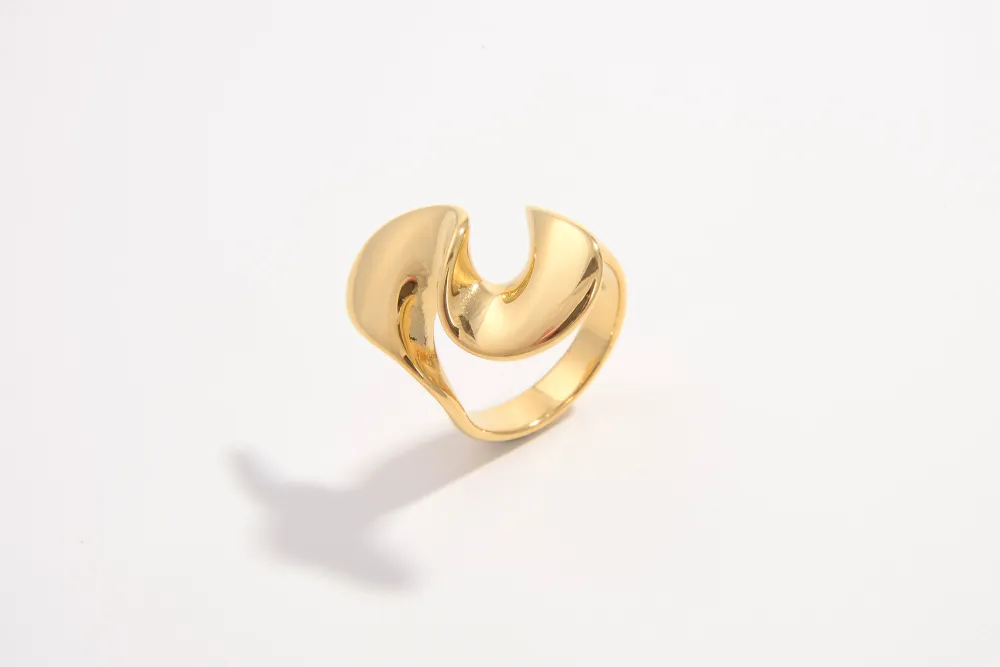 Wave Fashion Ring