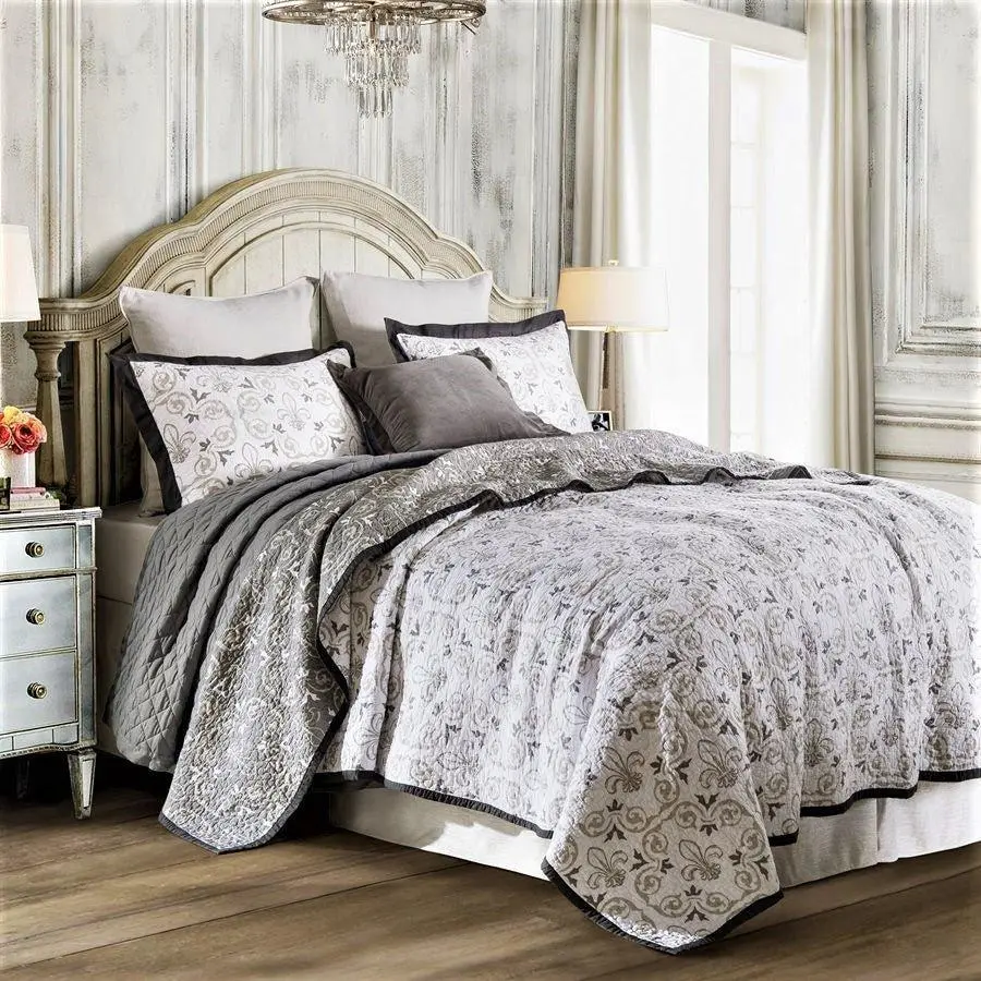Distinctive Quilted Floral Quilt Set